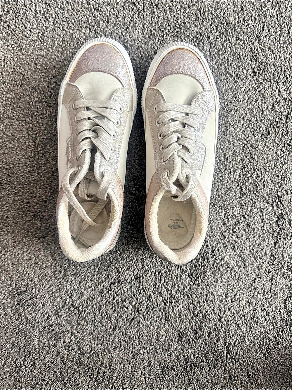 Rocketdog Women's Pink & White Sneakers